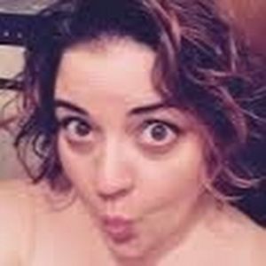 Meet your Posher, Elise